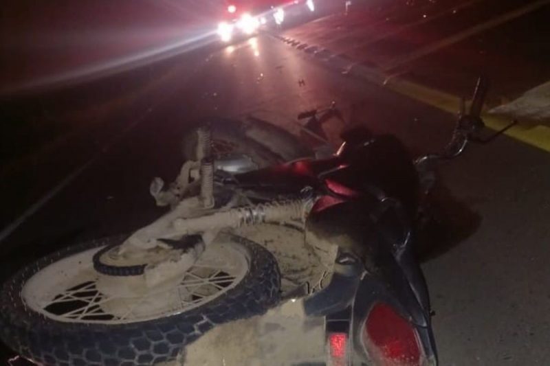 Motociclista morreu no local 