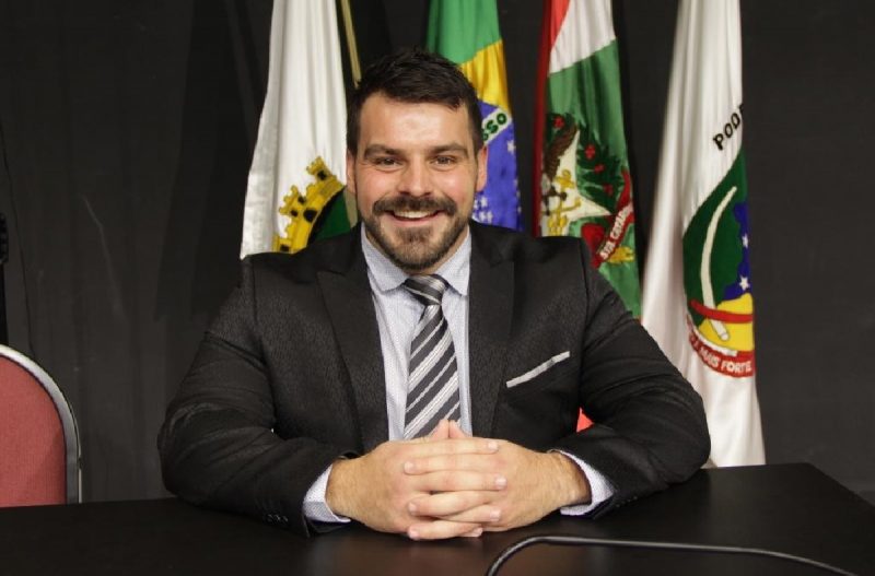 Foto do vereador Nik, um dos pré-candidatos a prefeito de Brusque