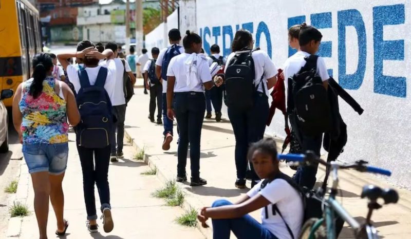 Novo Ensino Médio foi aprovado sem o espanhol no currículo