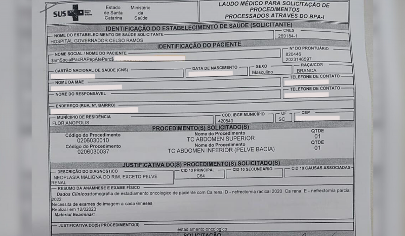 Foto de solicitação de exame de tomografia de paciente em SC