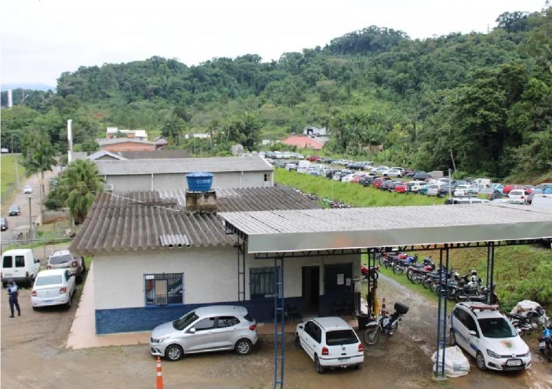 Licitação: pátio de veículos apreendidos em Blumenau 