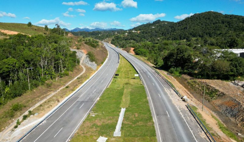 Vias serão expressas, com velocidade operacional de 100 km/h 