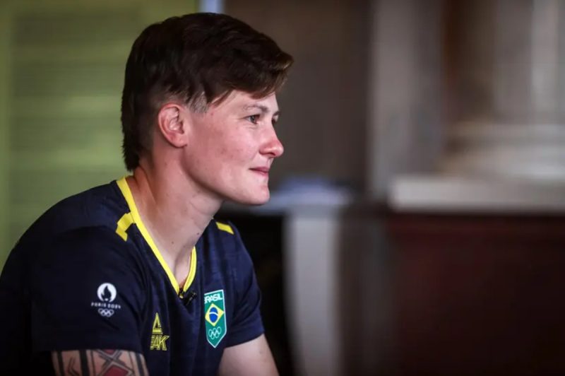 Raquel Kochhan e a história de superação envolvendo a luta contra um câncer, e a escolha para ser porta-bandeira do Brasil nas Olimpíadas 