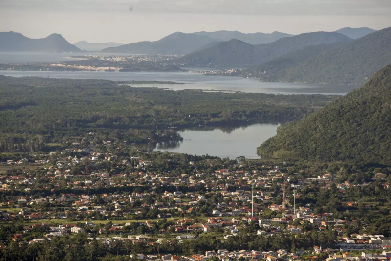 Rio Vermelh, no Norte da Ilha, é o bairro com maior percentual de construções irregulares na Capita