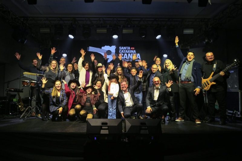 Selecionados no SC Festival Sertanejo em palco após audições 