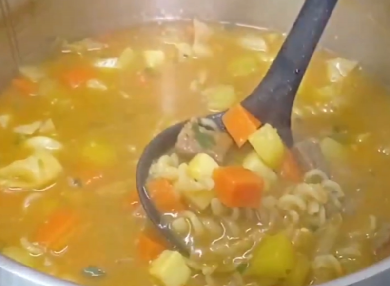 Sopa quente de feijão