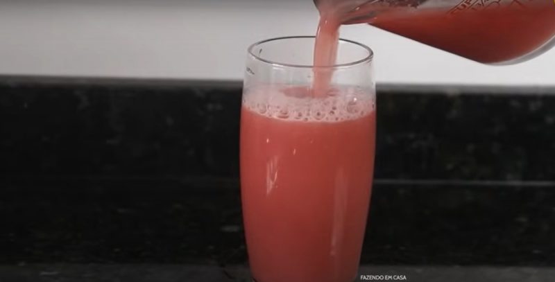 Suco para dar um bico na dor no joelho