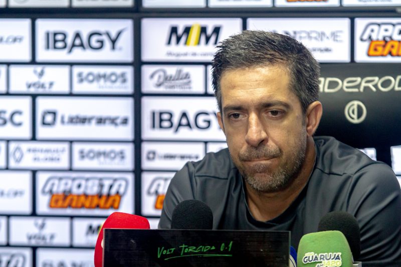 João Burse não é mais técnico do Figueirense