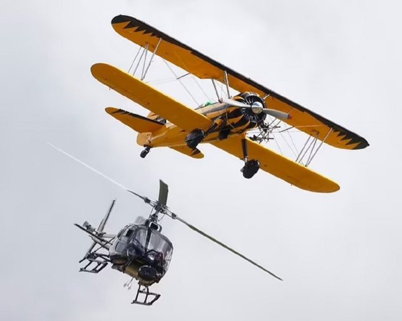 Tom Cruise fica pendurado em avião durante gravação do novo filme de ‘Missão Impossível’