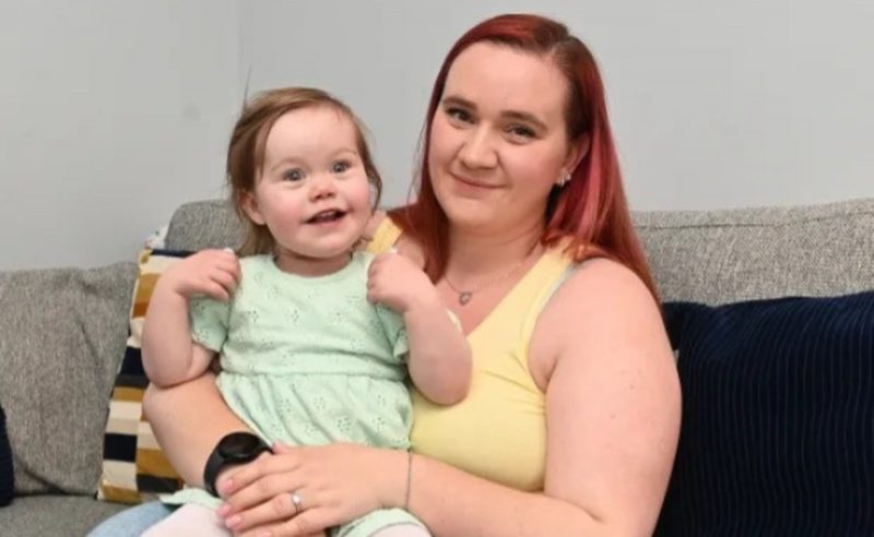 Hope, que recebeu Viagra, ao lado da mãe, Kim 