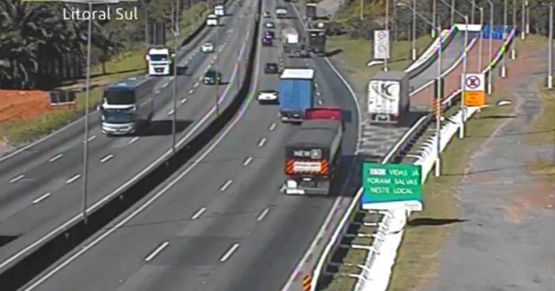 Princípio de incêndio em caminhão faz motorista entrar em área de escape da BR-376