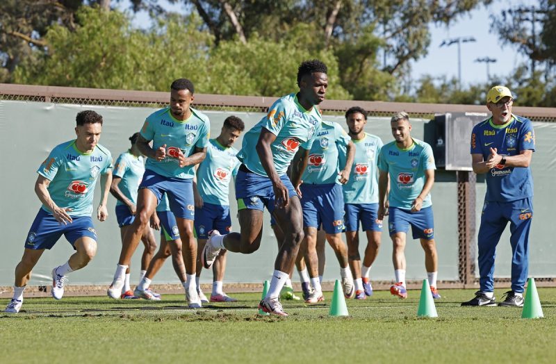 Vinicius J&uacute;nior em treino da Sele&ccedil;&atilde;o Brasileira – Foto: Rafael Ribeiro / CBF / Divulga&ccedil;&atilde;o