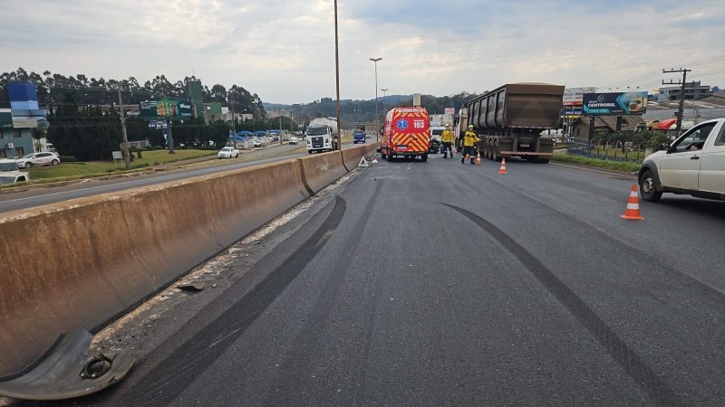V&iacute;tima foi levada ao Hospital Regional do Oeste, em Chapec&oacute;. – Foto: Marcos Lewe / ND Mais