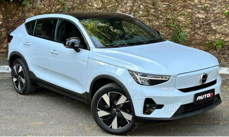 Volvo C40 Plus branco 