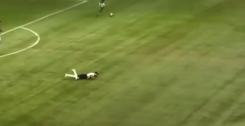 Yuri Alberto leva tombo e sofre com memes