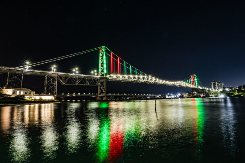 iluminação cênica da ponte Hercílio Luz