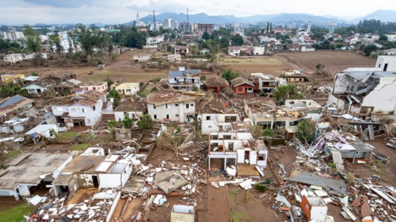 Casas destruídas pelas enchentes no Rio Grande do Sul 