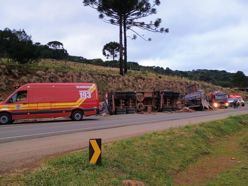 Acidente de caminhão ocorreu na BR-282 na Serra catarinense