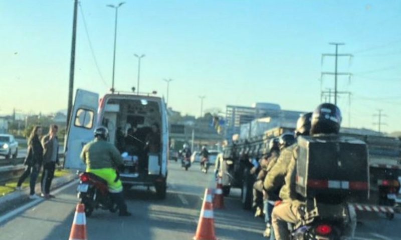 Acidente na Via Expressa da Grande Florianópolis congestiona o acesso à Ilha