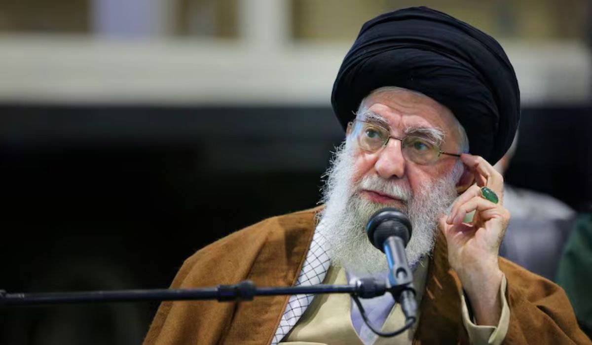 Ali Khamenei foi eleito novo líder do Irã apenas um dia após a morte de seu antecessor, o aiatolá KhomeiniFoto: R7/ Reprodução/ ND