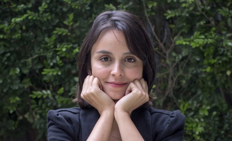 Escritora Aline Bei &eacute; reconhecida pelo tom emotivo nos textos – Foto: Divulga&ccedil;&atilde;o/ND