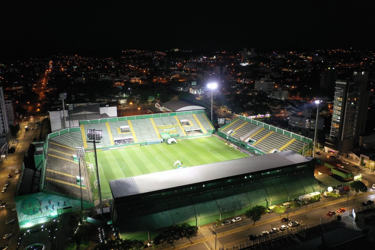 A briga entre torcedores aconteceu na Arena Condá, na segunda-feira (4); chapecoense 