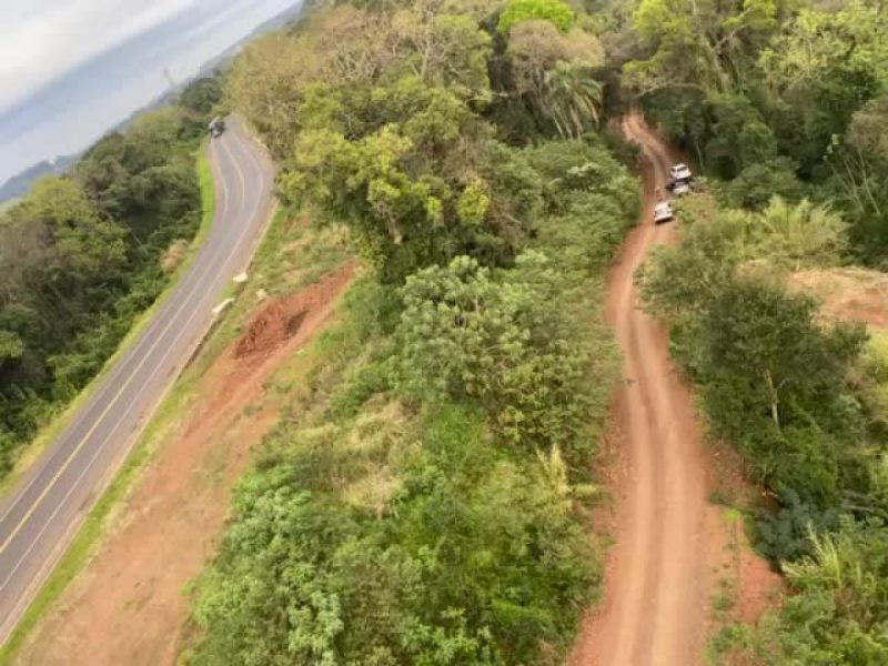 Uma mulher, vítima de um assalto em Chapecó, conseguiu ligar para o marido enquanto estava no porta-malas do carro, nesta quarta (28).