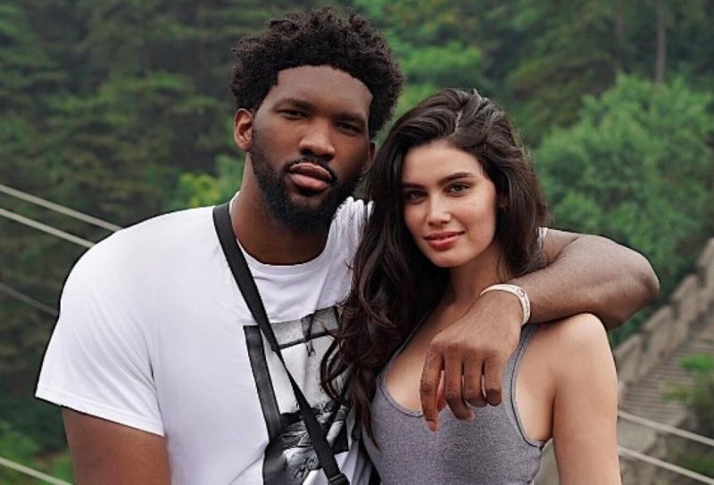 na foto aparecem o astro do Dream Team e também a modelo brasileira Anne de Paula