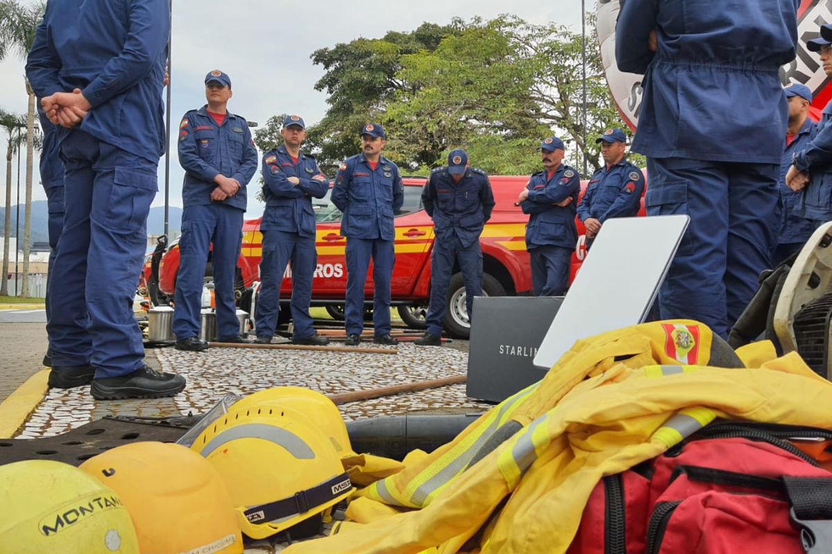 Os bombeiros militares ajudarão no combate aos incêndios florestais. - Ascom/Governo de Santa Catarina/Divulgação/ND