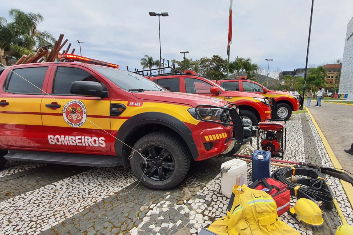 Os veículos também ajudaram no combate aos incêndios florestais. - Ascom/Governo de Santa Catarina/Divulgação/ND