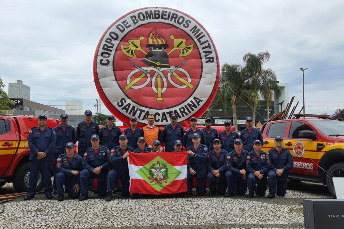 Vinte bombeiros militares catarinenses embarcaram para Mato Grosso do Sul. - Ascom/Governo de Santa Catarina/Divulgação/ND