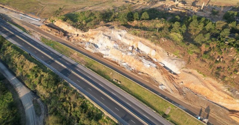 Obras em Capivari de Baixo na BR-101