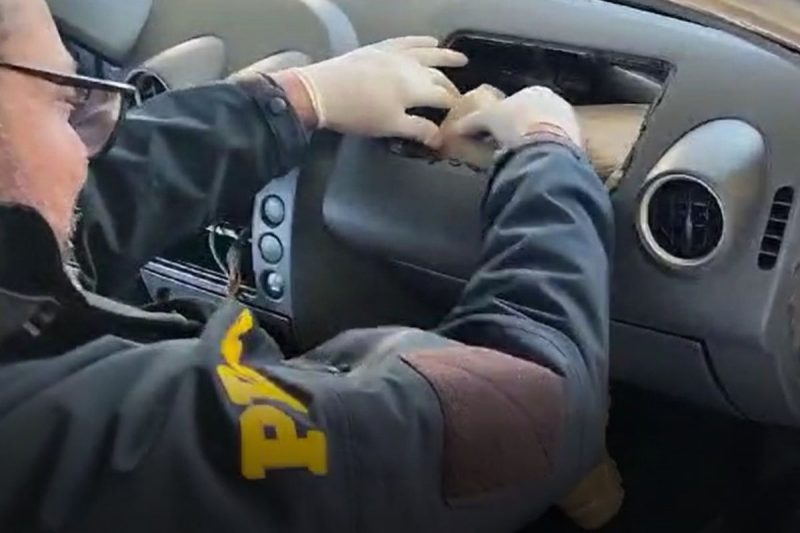 Carro recheado de maconha é flagrado pela PRF em SC