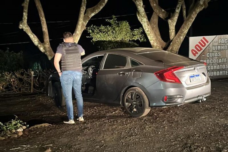 carro roubado em Chapecó e recuperado no RS