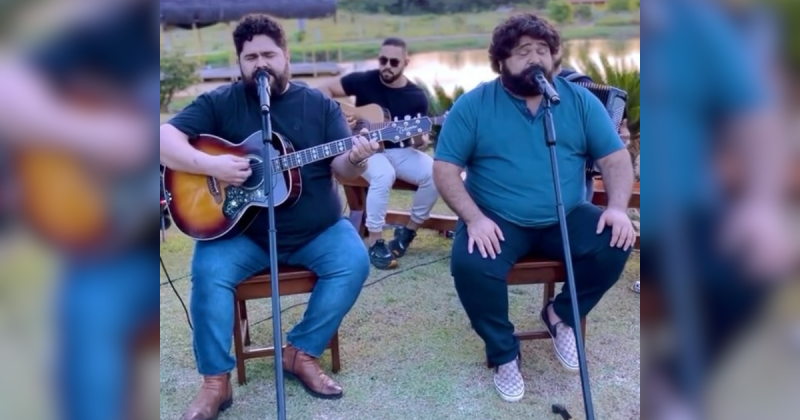 César Menotti e Fabiano cantando música 