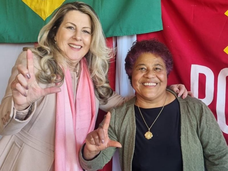 Claudia Bratti (à esquerda), candidata do PT a prefeita de Lages, com sua vice, Celi Garcia – Foto: Divulgação/ND