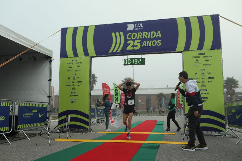 Mesmo sob forte neblina, corrida de 25 anos da CDL marcou a manhã de domingo (4) em São José