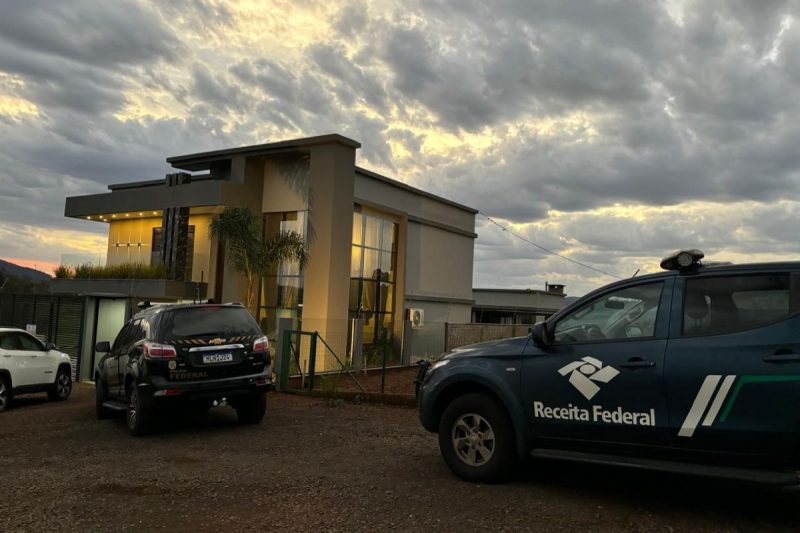 Operação da PF mira venda de eletrônicos e sequestra bens de R$ 728 mil em Chapecó