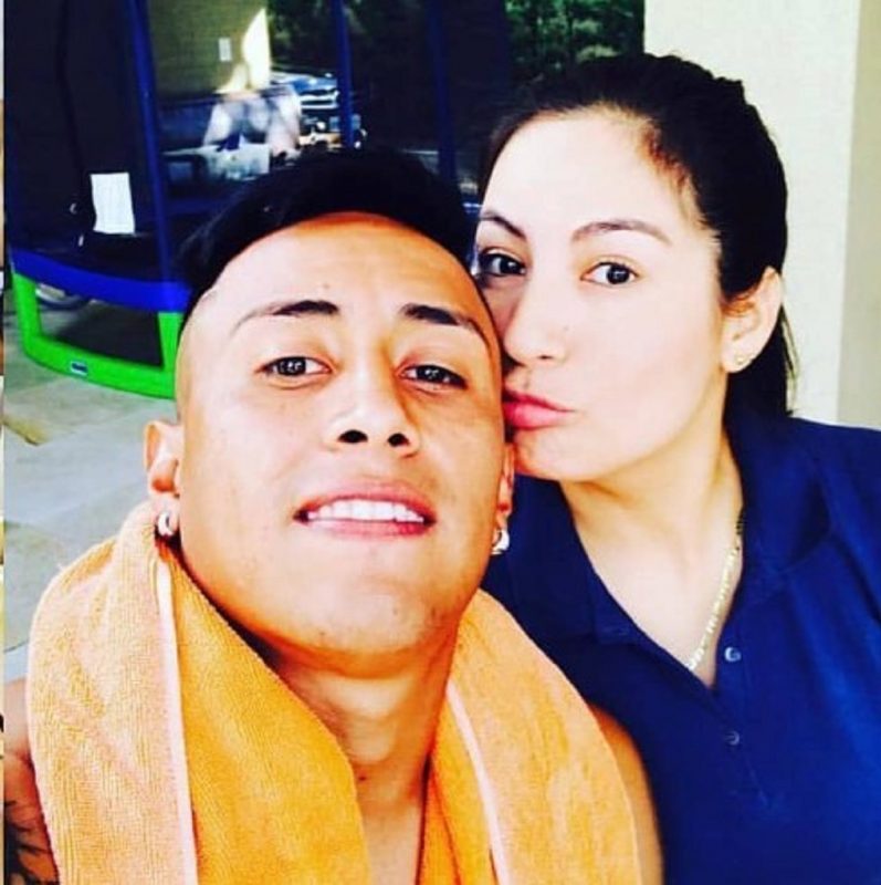 na imagem aparece Cristian Cueva e ex-mulher Pamela López