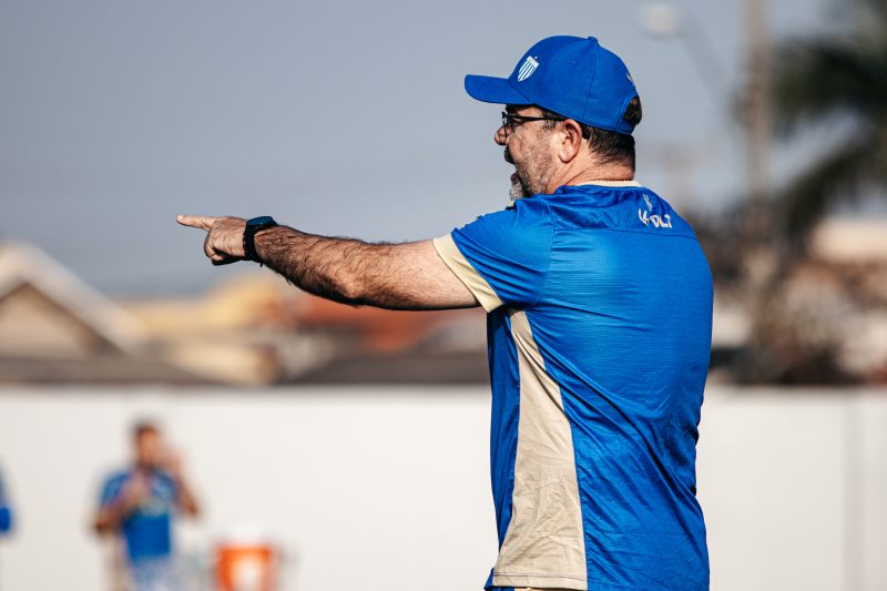 Enderson Moreira tem a missão de levar o Avaí para a Série A &#8211; Foto: Leandro Boeira/Avaí F.C.