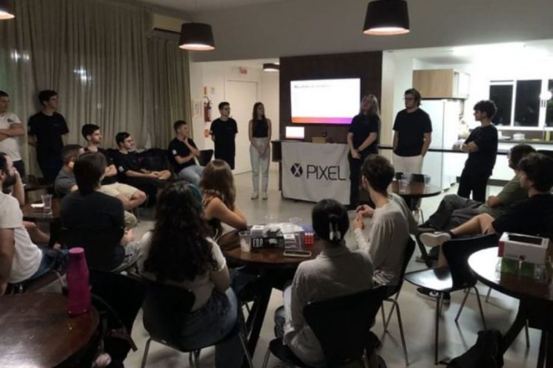 Equipe da Pixel, empresa júnior dos cursos de Ciências da Computação e de Sistemas de Informação da UFSC