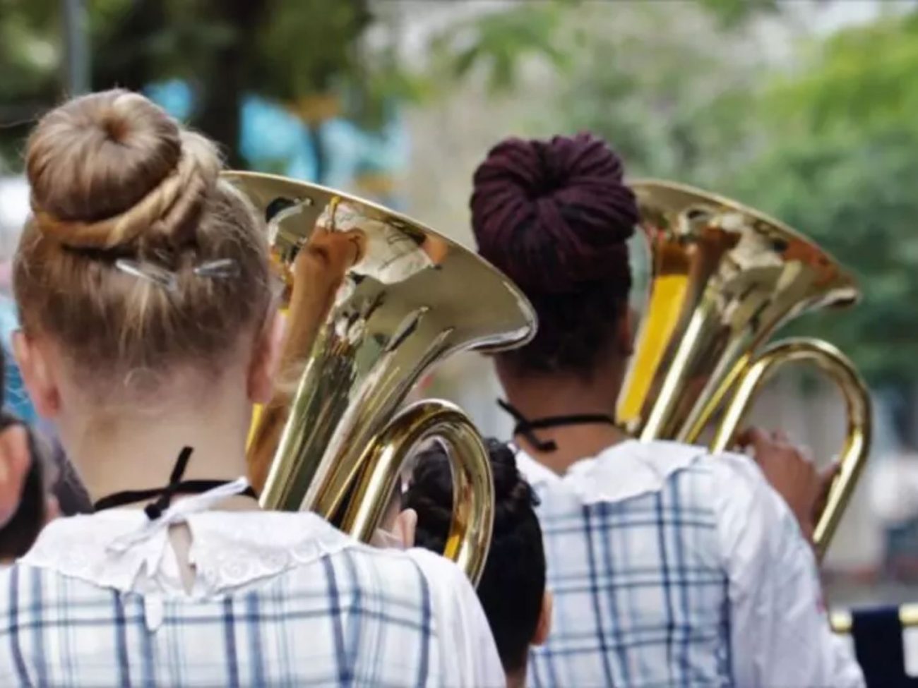 Bandas e fanfarras também participam dos desfiles da Oktoberfest Blumenau - Divulgação/ND