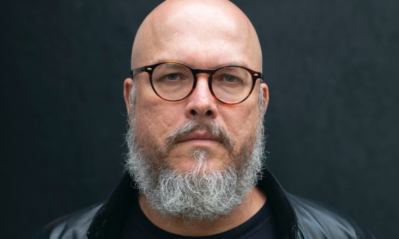 Romancista Joca Terron trabalha com distopia em seus livros – Foto: Renato Parada/Divulga&ccedil;&atilde;o/ND