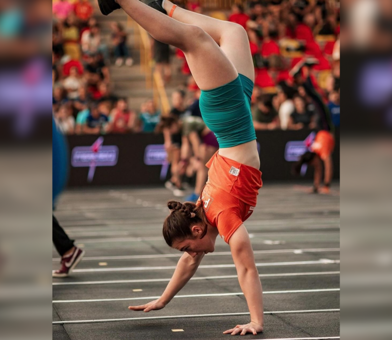 Giovana equilibra treinos com estudos e planeja cursar educação física na faculdade