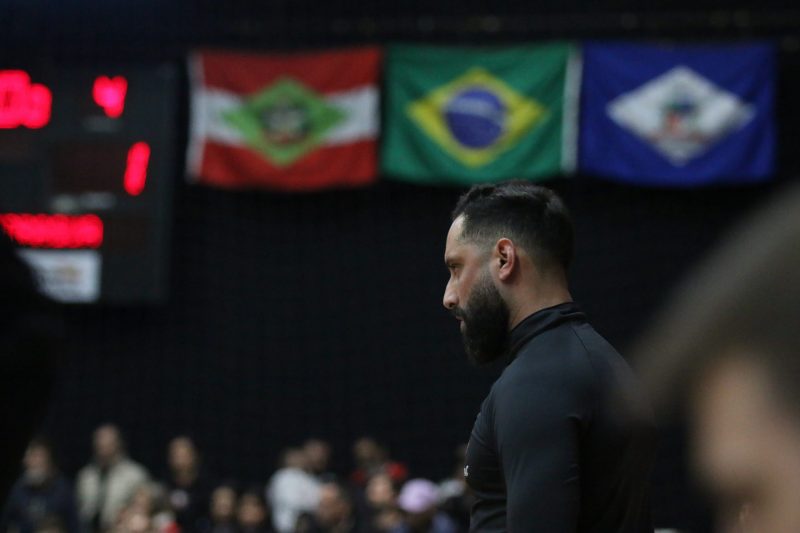 Herick Pereira assumiu o comando do JEC Futsal e quer a liderança da primeira fase da Liga Nacional