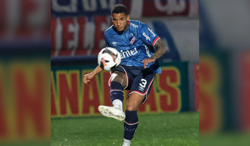 Izquierdo jogava no Nacional, do Uruguai, e morreu dias após passar mal em jogo contra o São Paulo