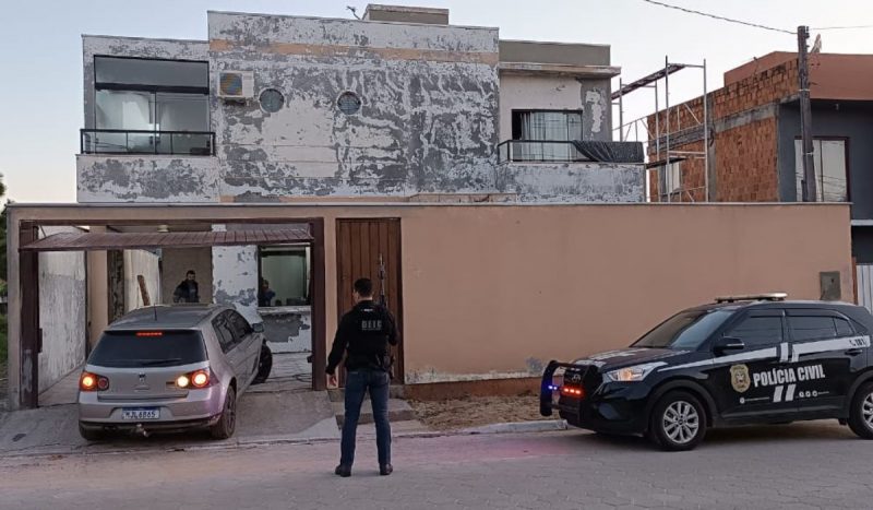 Polícia Civil prende responsável por loteamento com imóveis irregulares no bairro Rio Vermelho, em Florianópolis