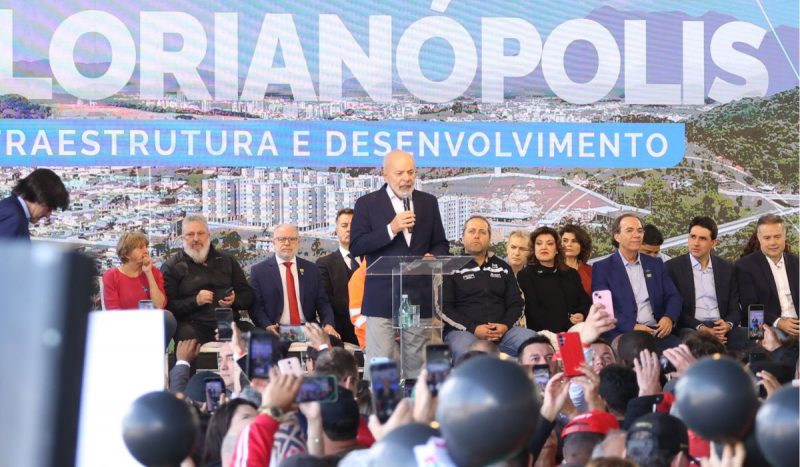 Lula alfineta Bolsonaro durante inauguração do Contorno Viário da Grande Florianópolis