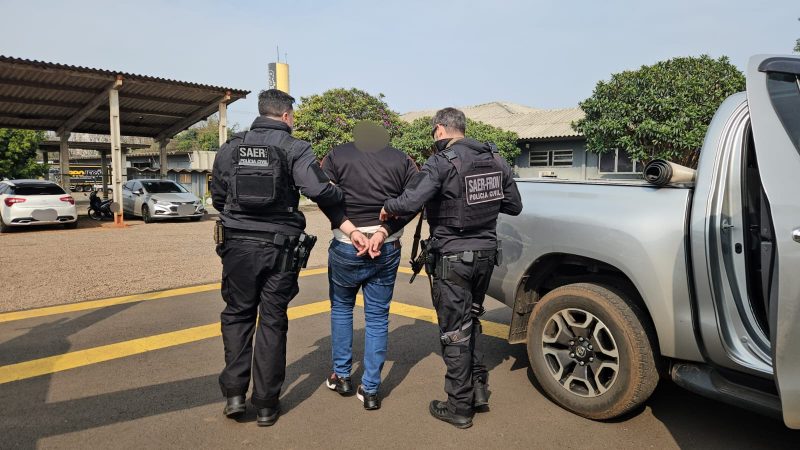 O homem que conduzia a camionete roubada foi levado at&eacute; a Central de Plant&atilde;o Policial de Chapec&oacute;. – Foto: Marcos Lewe / ND Mais