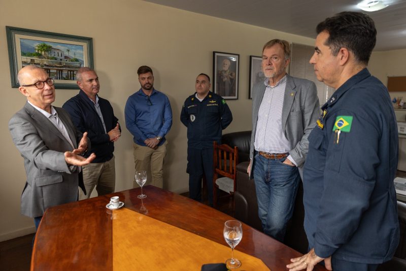 Grupo ND e a Marinha do Brasil durante reunião